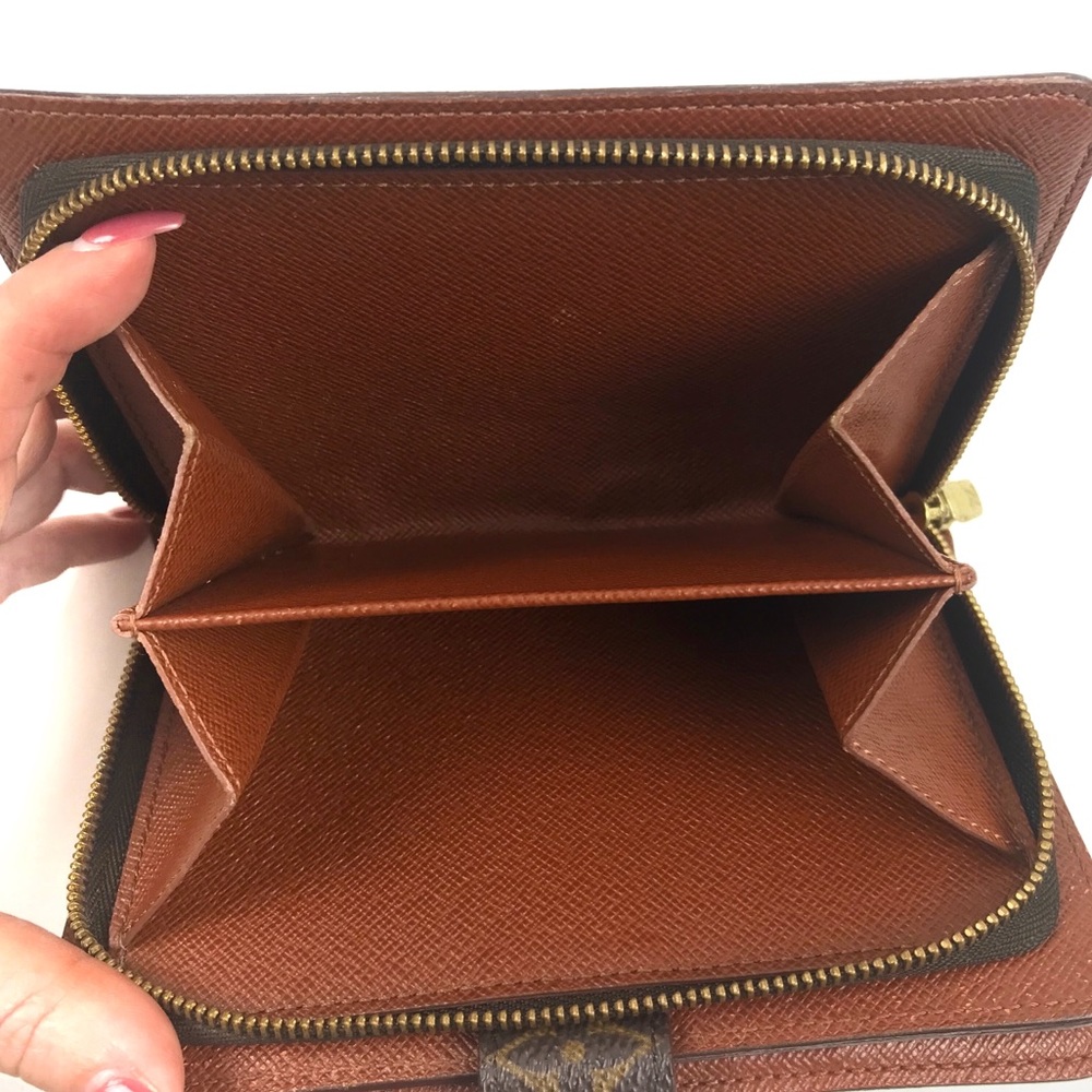 LOUIS VUITTON Monogram Porte Papiers Zippe Wallet - Picture 6 of 8
